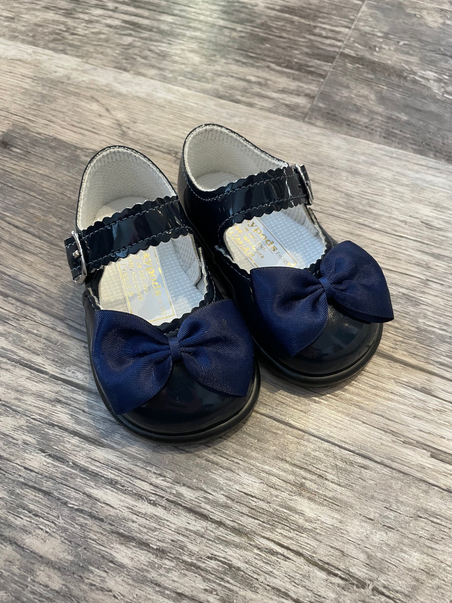 Navy blue bow hard sole shoes