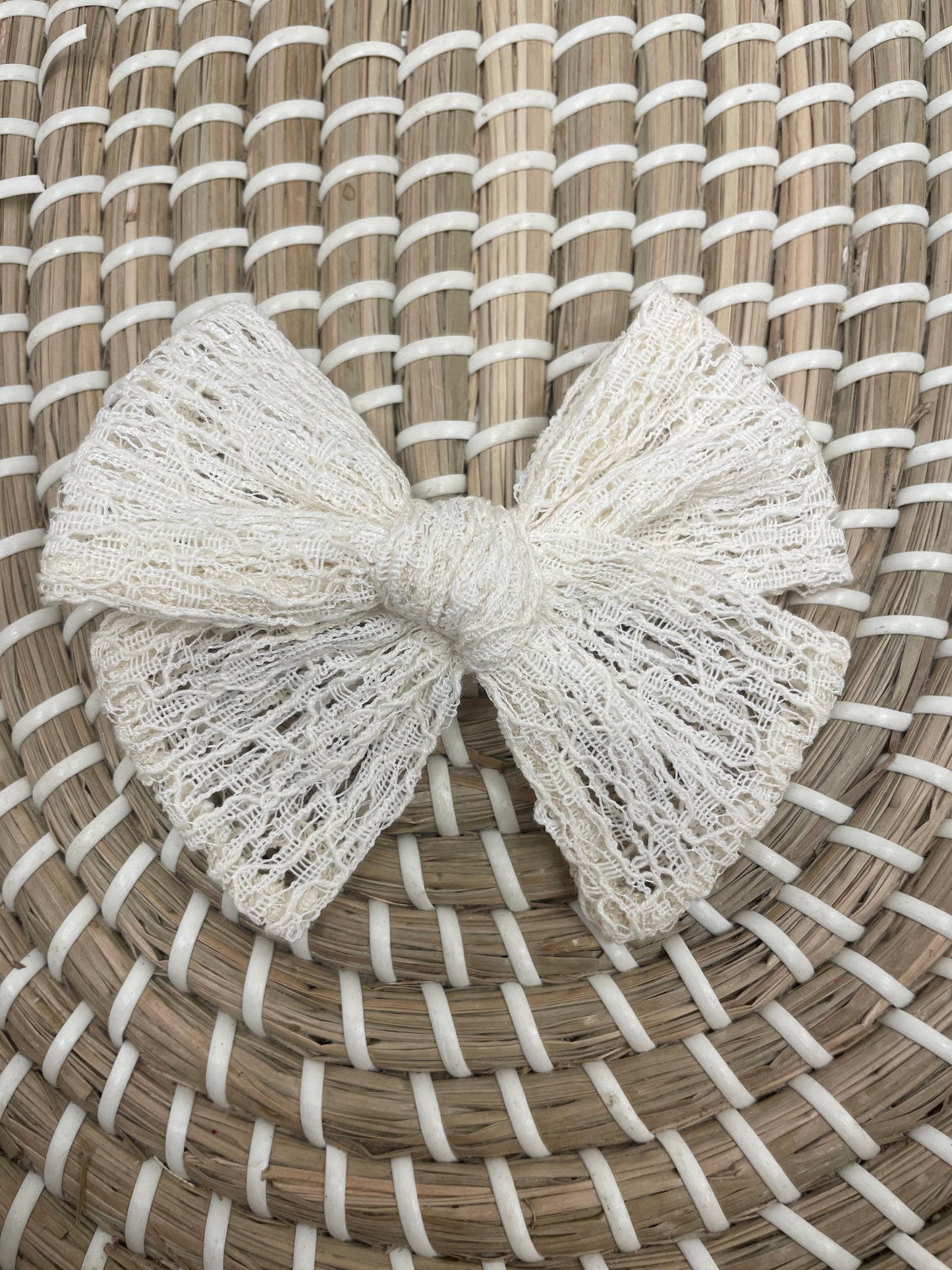 Large neutral bow clips