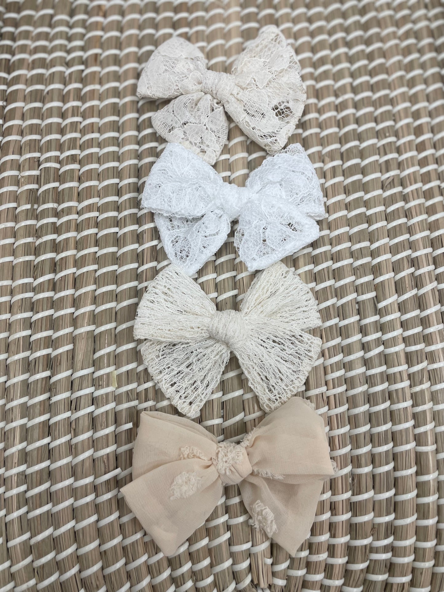 Large neutral bow clips