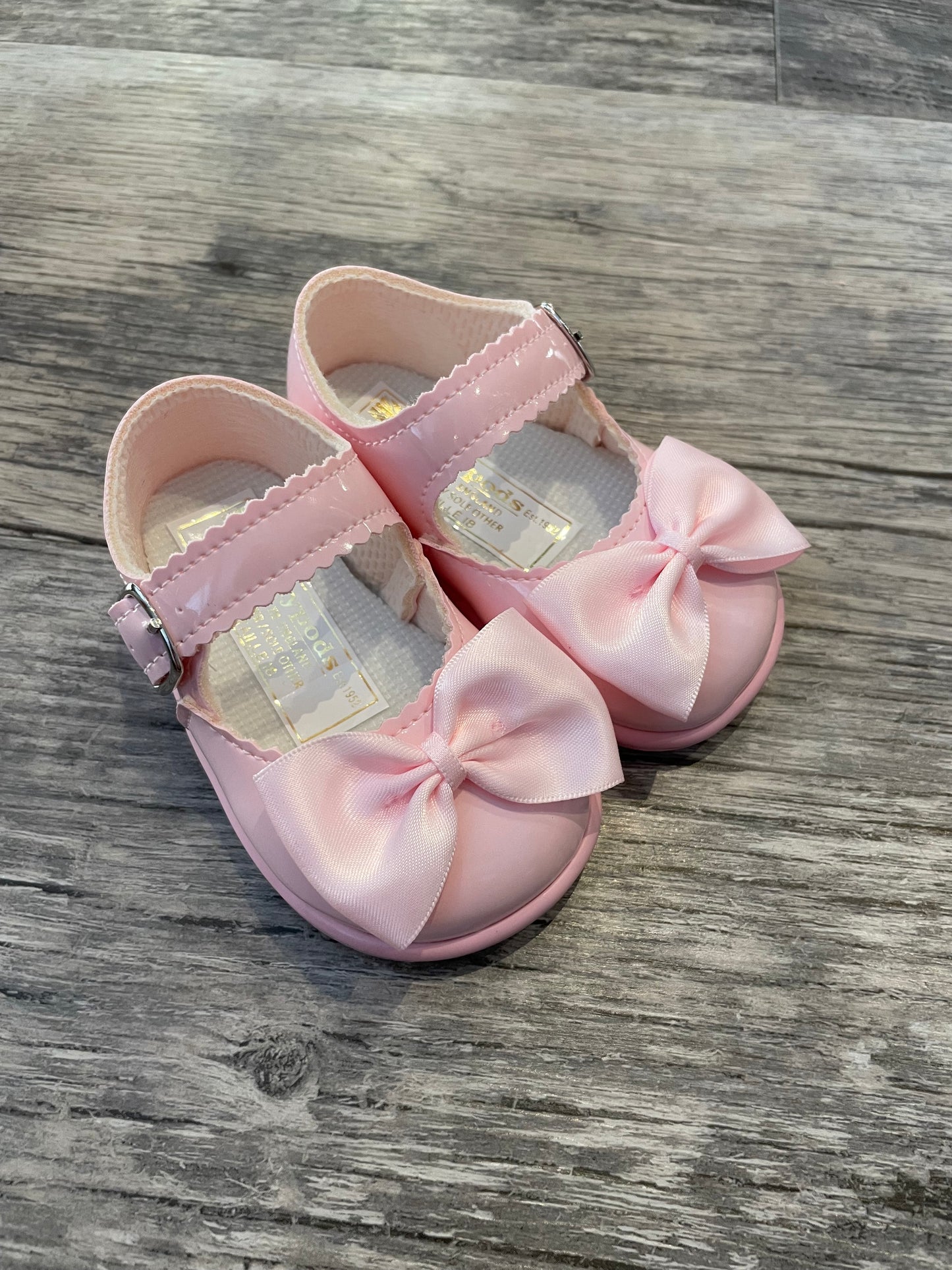 Baby Pink bow hard sole shoes