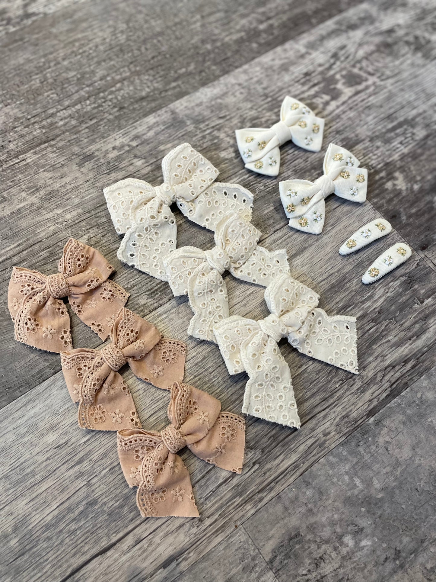 Broderie Anglaise bows