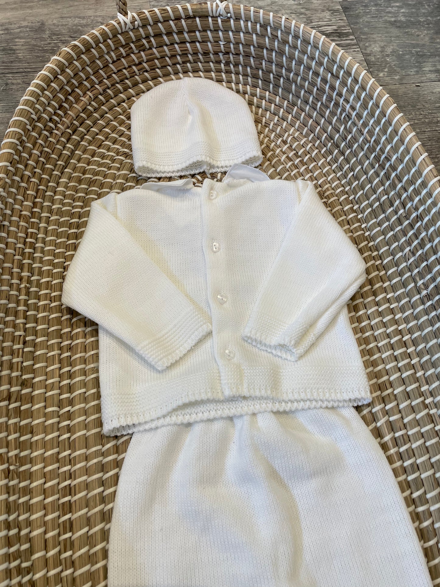 New born knitted set - White with collar